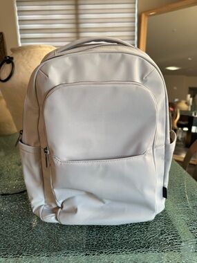 Away Minimalist Light Gray Backpack - Sleek Everyday Carry